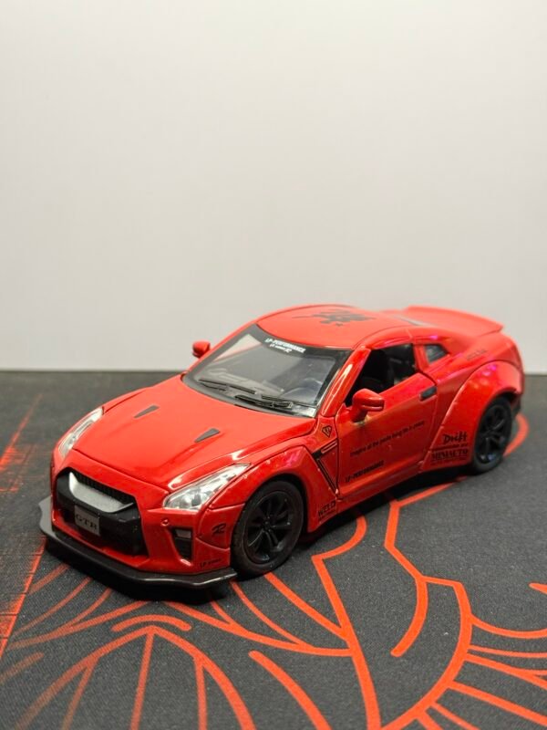1:32 GTR R35 Red